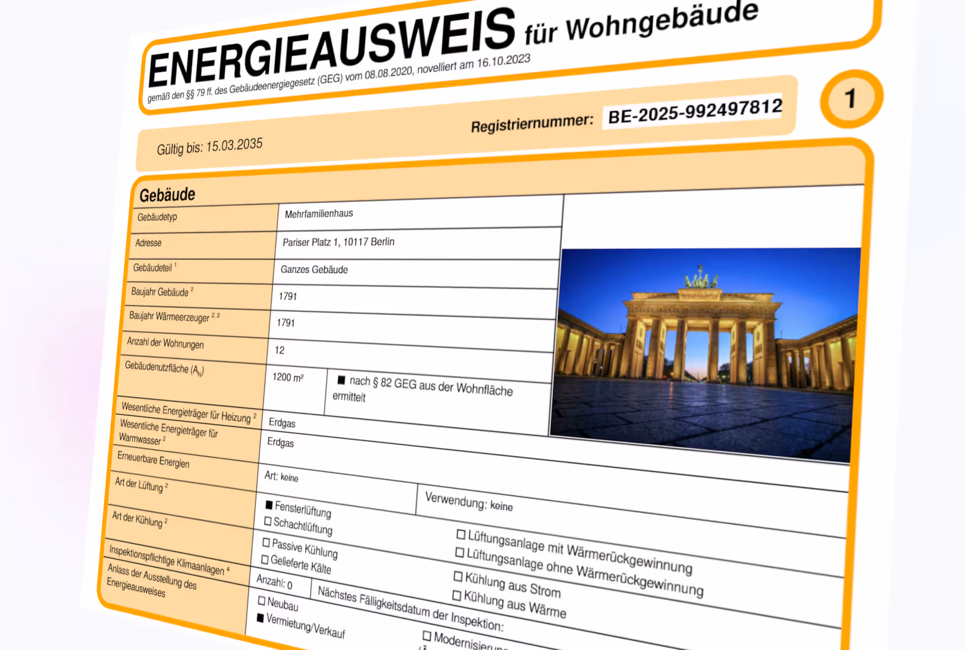Bild: Energieausweis mit Berliner Skyline